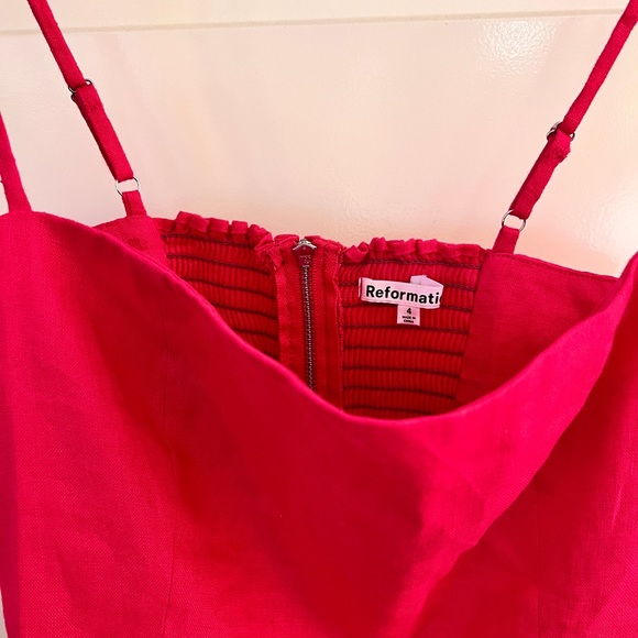 Reformation's sold out Overland linen tank top. Neon pink. Size 4. - Picture 4 of 4